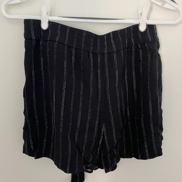 wilfred trouser pinstriped shorts - Picture 3 of 5